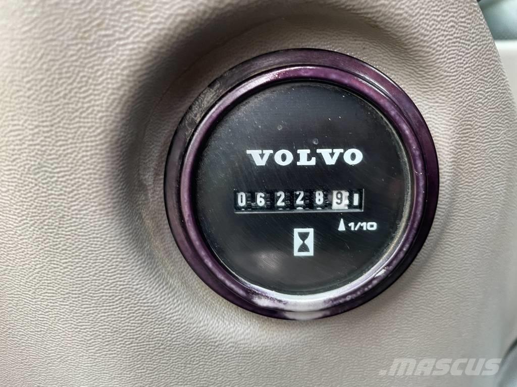 Volvo ECR 355 EL Paletli ekskavatörler