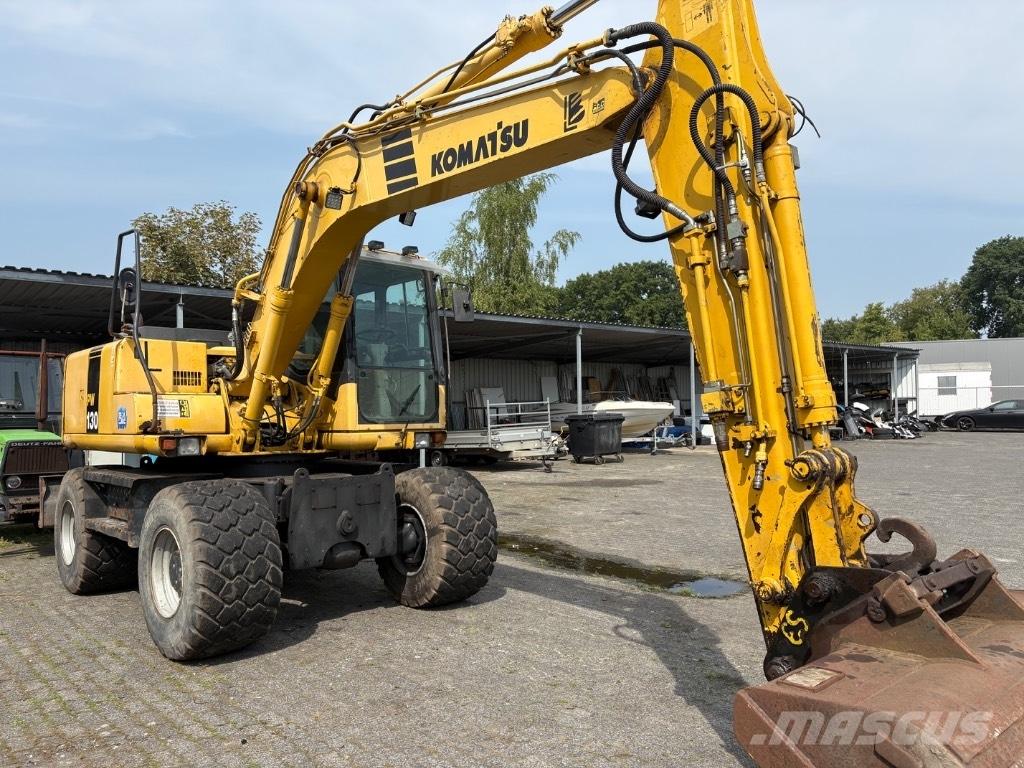 Komatsu PW 130-7K Lastik tekerli ekskavatörler