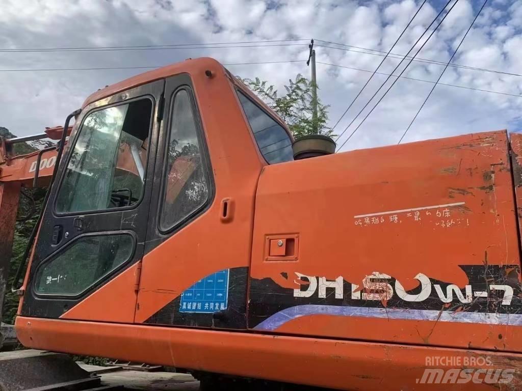 Doosan 150 W-7 Lastik tekerli ekskavatörler
