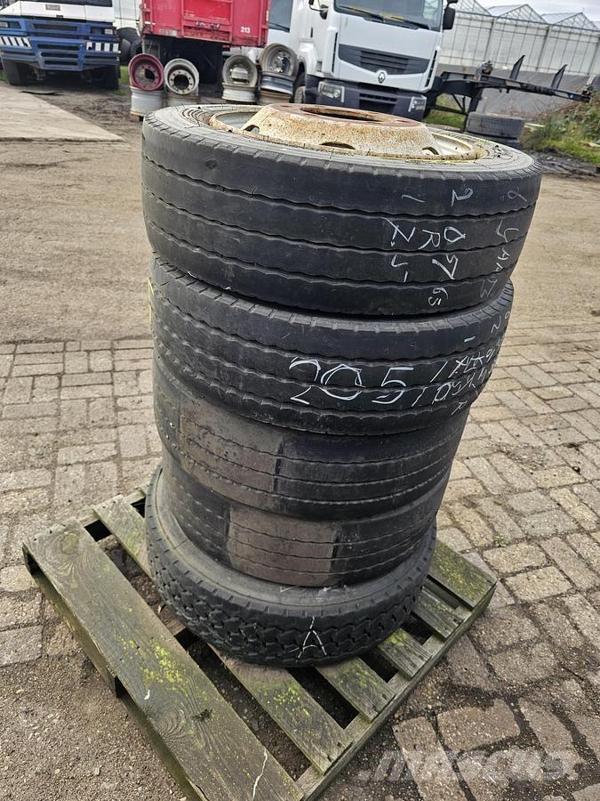 Bridgestone R 168 Flatbed kamyonlar
