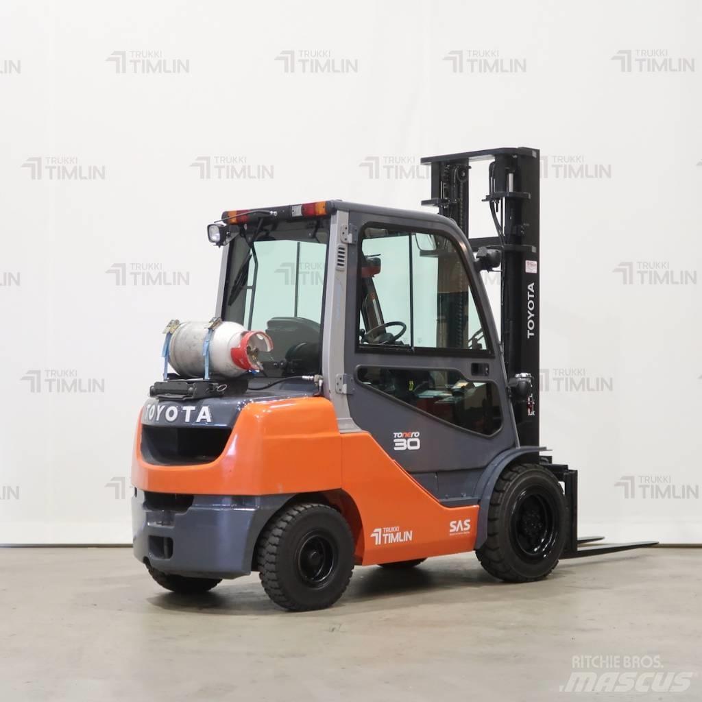 Toyota 02-8FGF30 LPG'li forkliftler