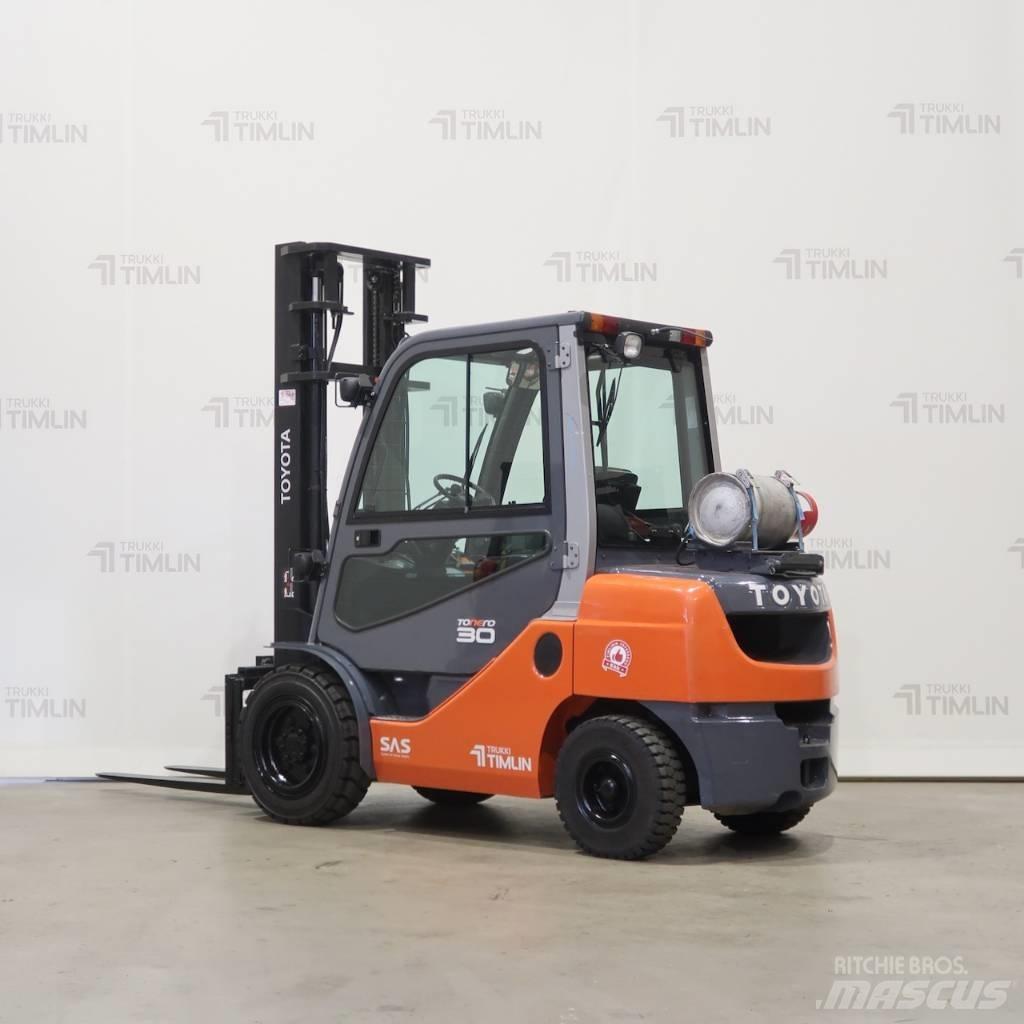 Toyota 02-8FGF30 LPG'li forkliftler