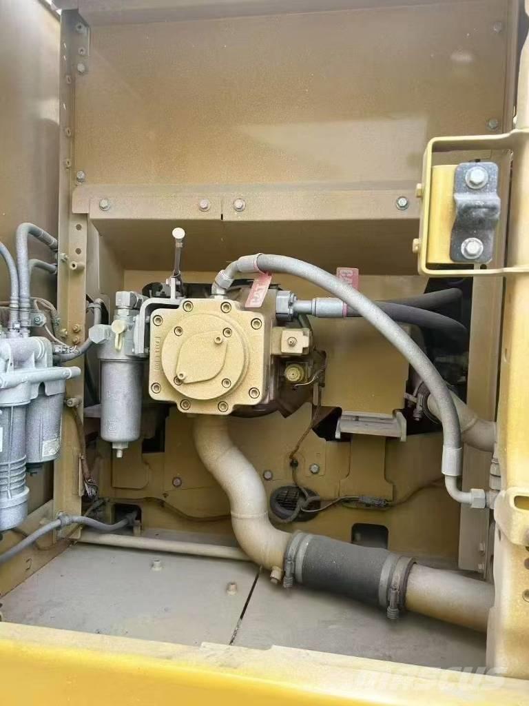 CAT 323 Paletli ekskavatörler