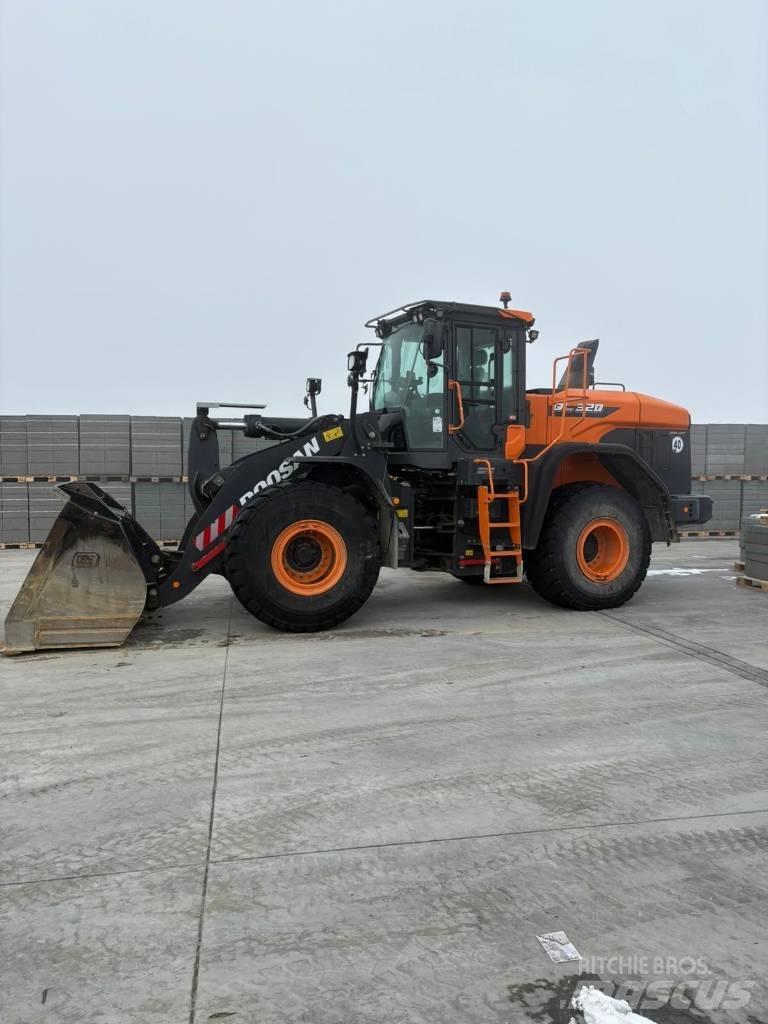 Doosan DL 320-7 Tekerlekli yükleyiciler