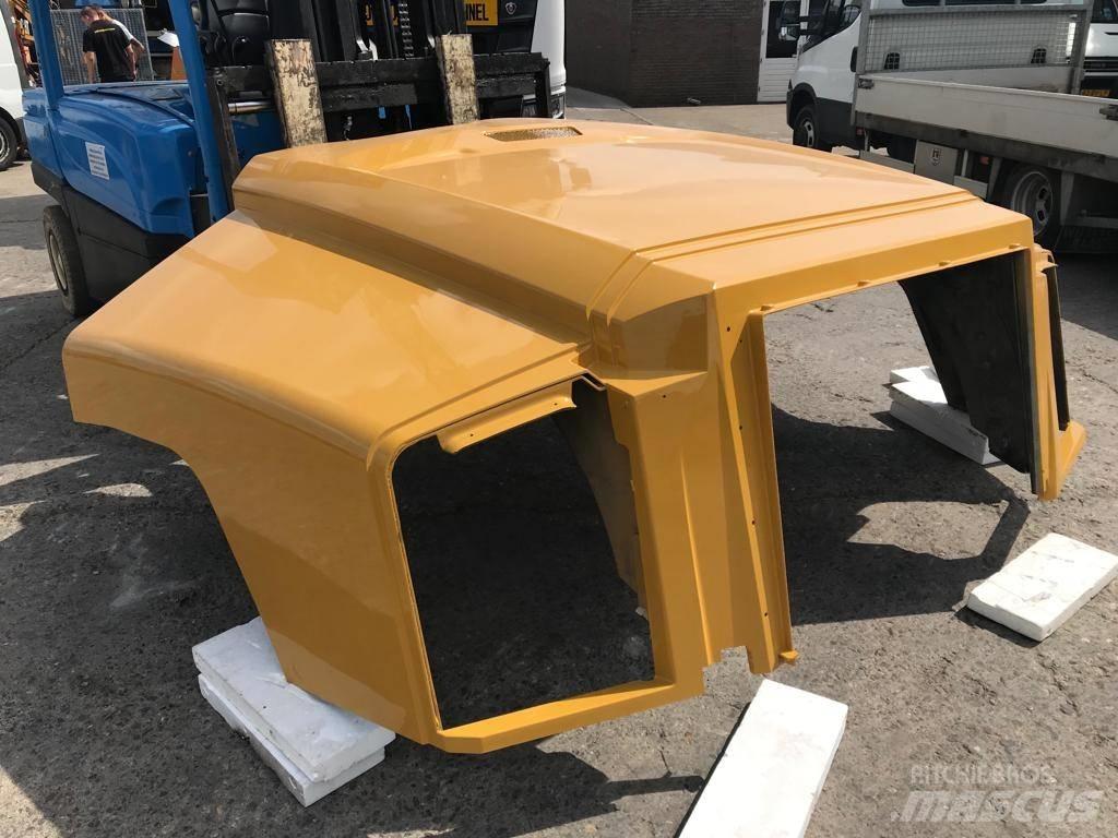 CAT 735 B Hood Saseler
