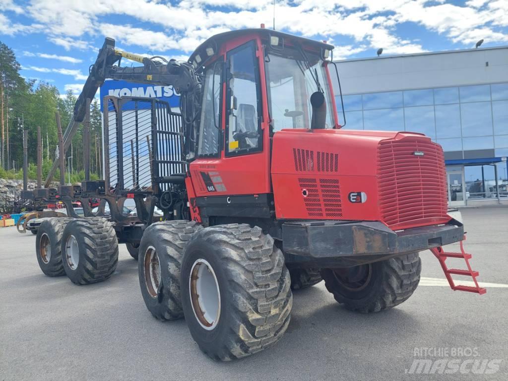 Komatsu 845 Tomruk yükleyici traktörler