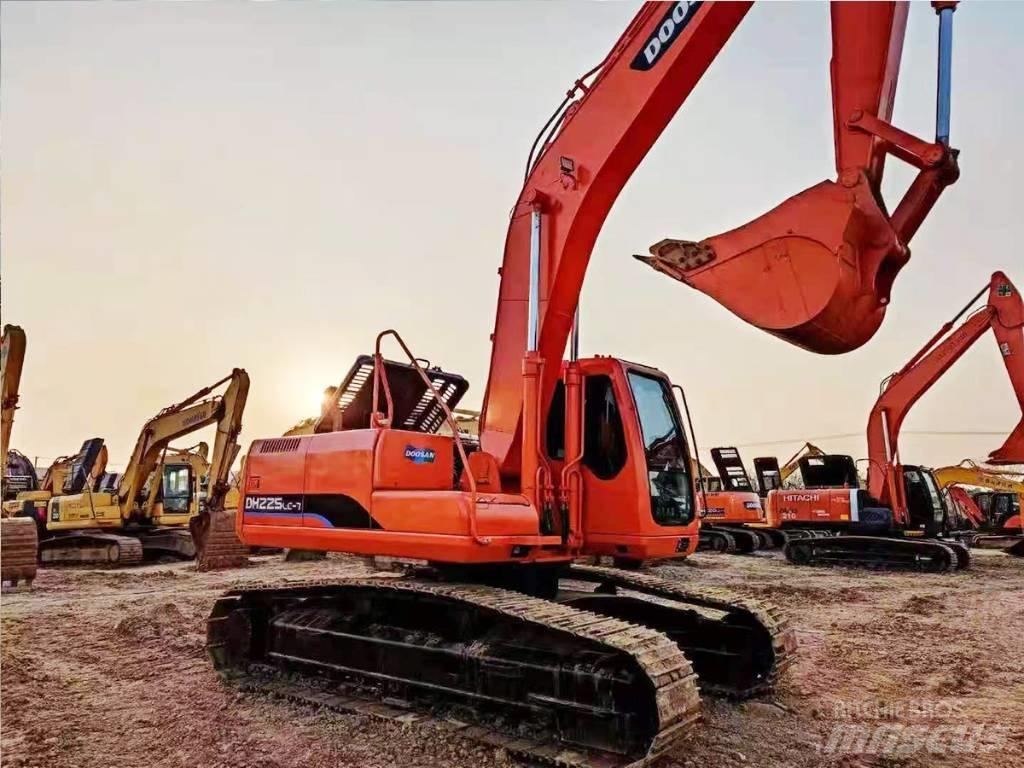 Doosan DH 225 LC-7 Paletli ekskavatörler