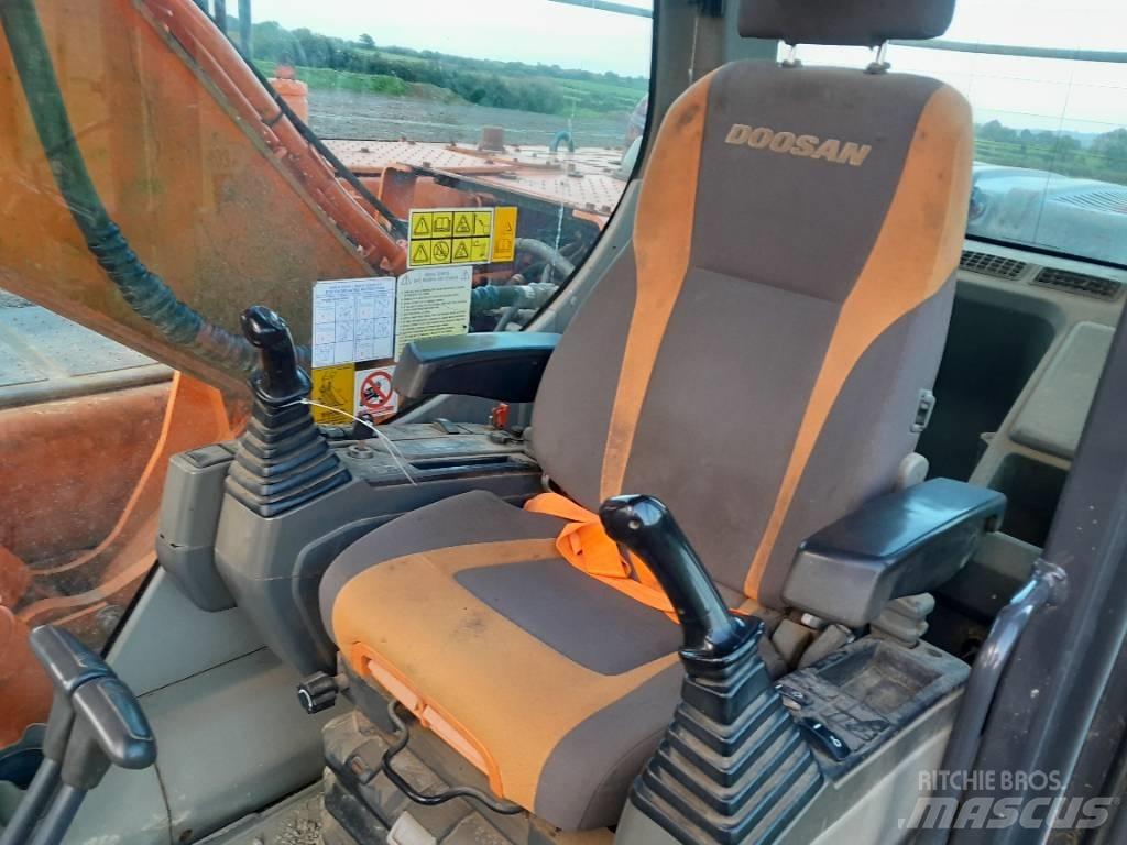 Doosan DX 225 Paletli ekskavatörler