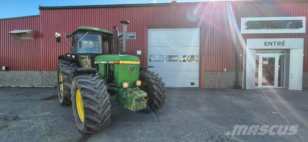 John Deere 4240 S Traktörler