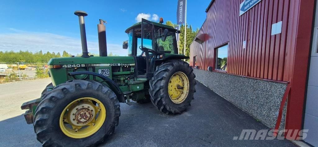 John Deere 4240 S Traktörler