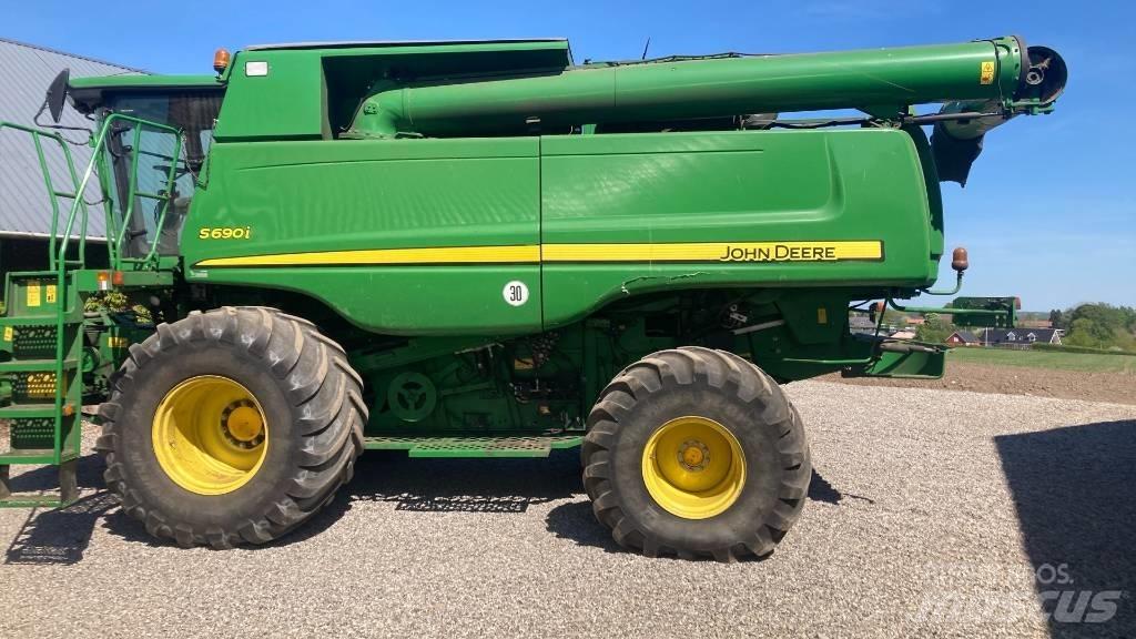 John Deere S690I Biçerdöverler