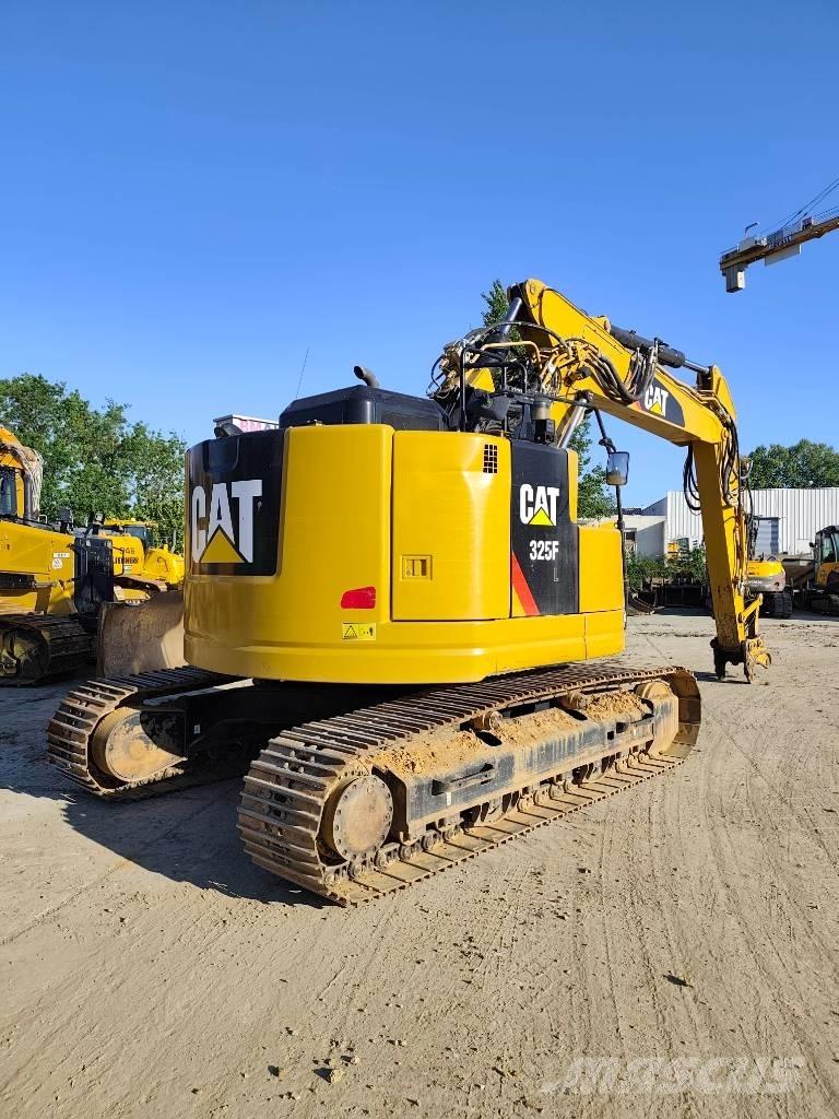 CAT 325 FL CR Paletli ekskavatörler