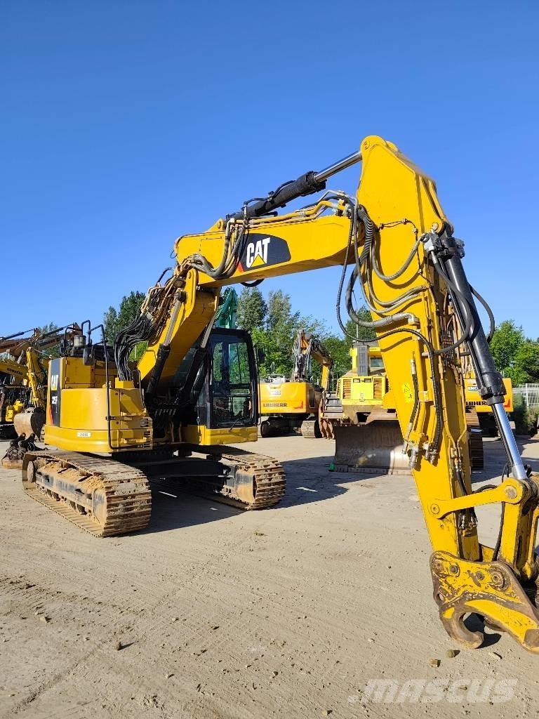CAT 325 FL CR Paletli ekskavatörler