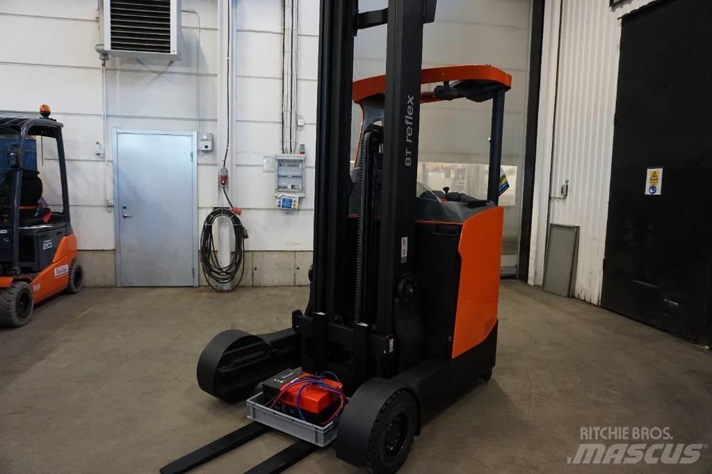 Toyota RRE160HR Reach truck - depo içi istif araçları