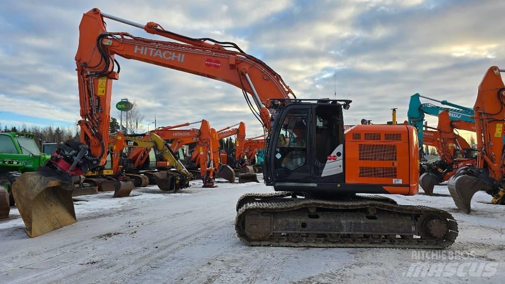 Hitachi ZX225USRLC-6 Paletli ekskavatörler