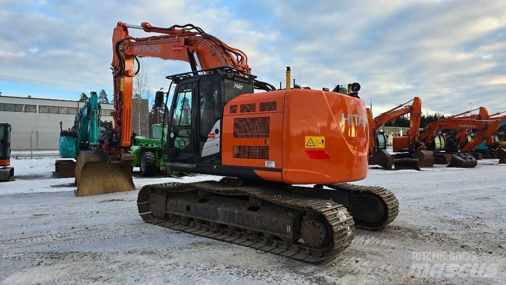 Hitachi ZX225USRLC-6 Paletli ekskavatörler