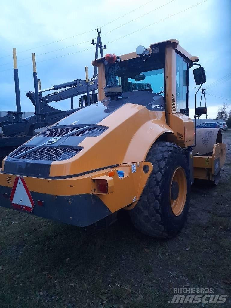 Volvo SD 135 B Tek tamburlu silindirler