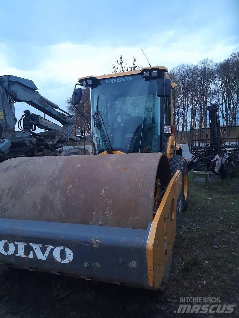 Volvo SD 135 B Tek tamburlu silindirler