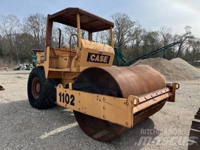 CASE 1102 Kombine silindirler
