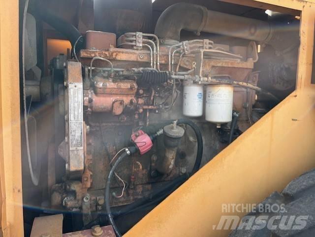CASE 1102 Kombine silindirler