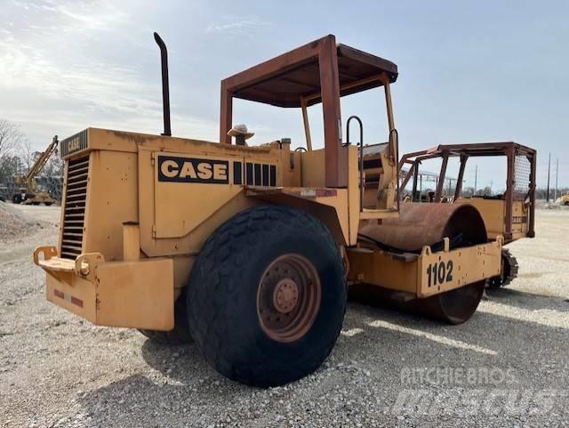 CASE 1102 Kombine silindirler