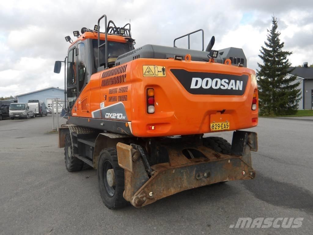Doosan DX 210 WE Lastik tekerli ekskavatörler