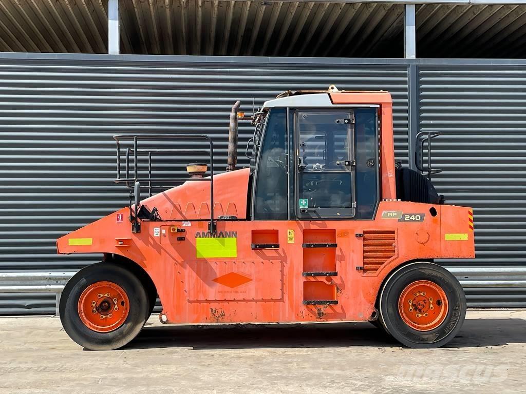 Ammann AP 240 Pnömatik lastikli silindirler