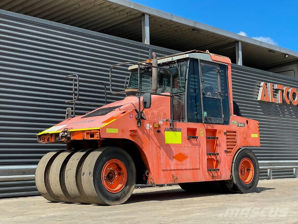 Ammann AP 240 Pnömatik lastikli silindirler