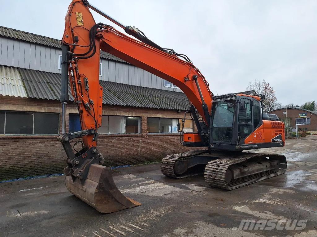 Doosan DX235NLC-5 Paletli ekskavatörler