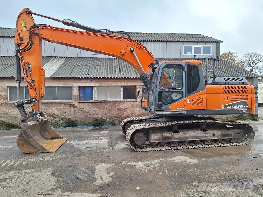 Doosan DX235NLC-5 Paletli ekskavatörler