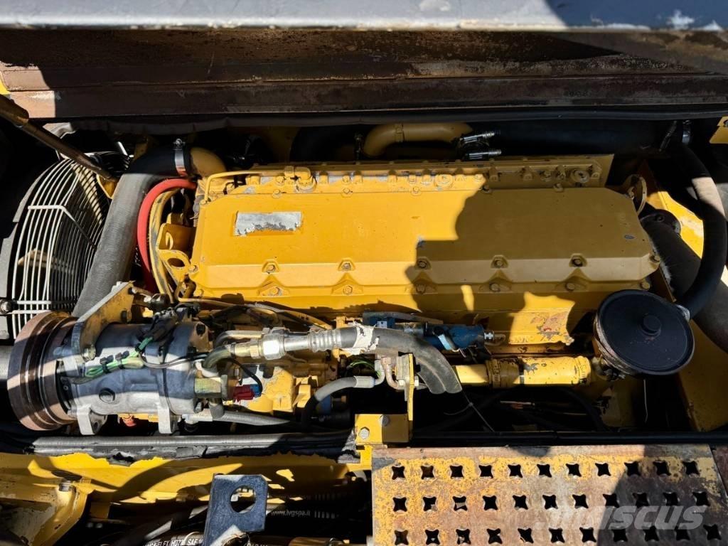 CAT M 318 MH Lastik tekerli ekskavatörler