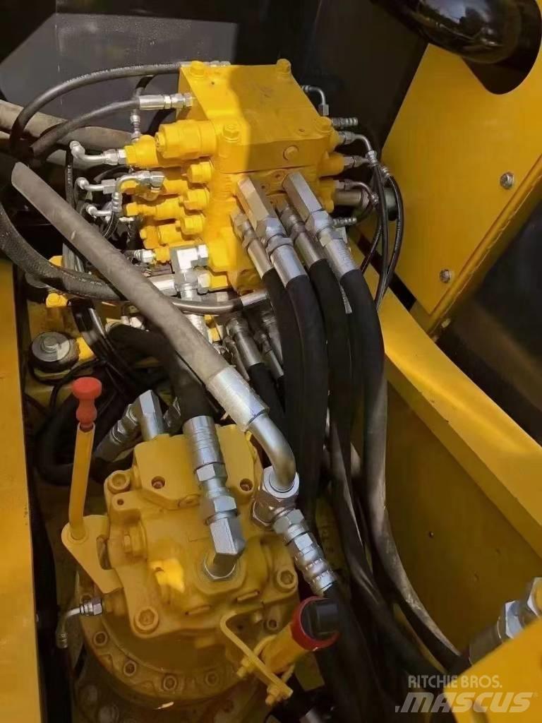 Komatsu 160-7 Paletli ekskavatörler