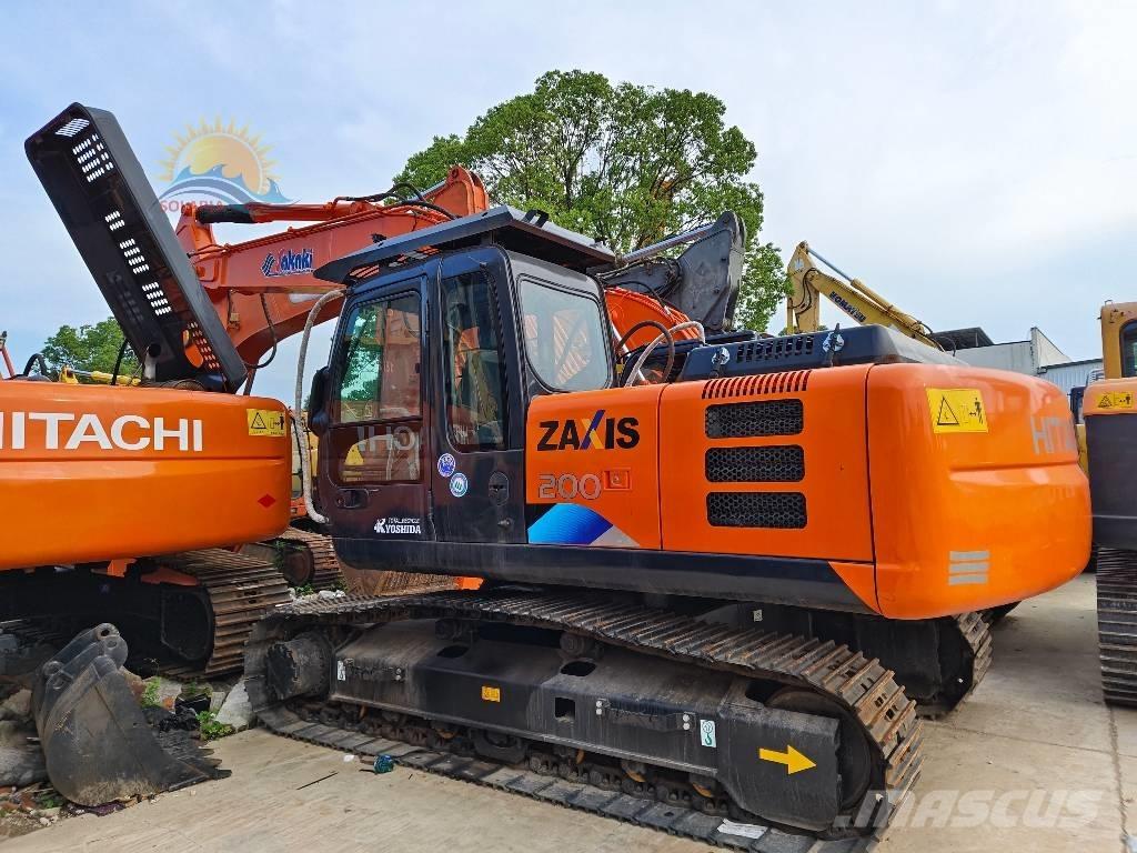 Hitachi ZX 200 Paletli ekskavatörler