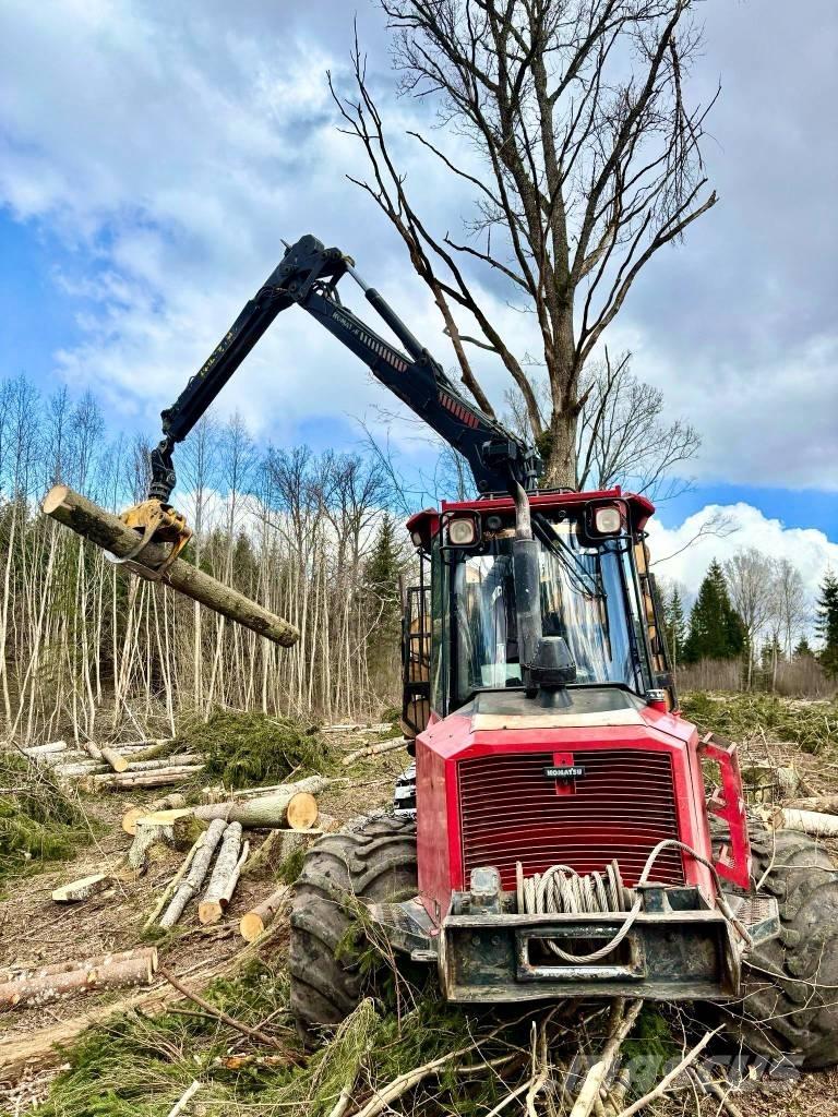 Komatsu 830.3 Tomruk yükleyici traktörler