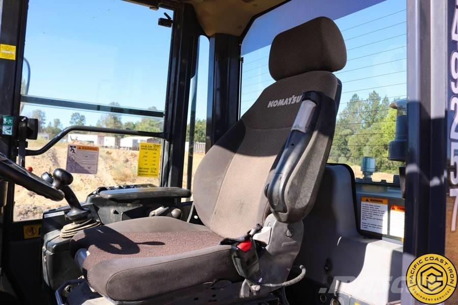 Komatsu WA 320-7 Tekerlekli yükleyiciler