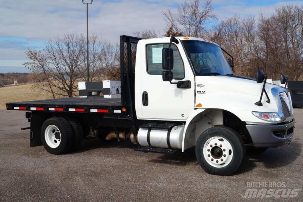International MV 607 Flatbed kamyonlar