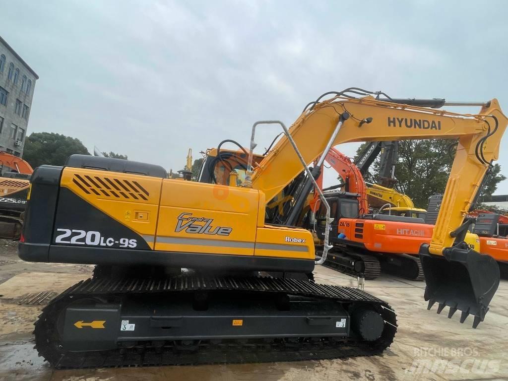 Hyundai Robex 225 Paletli ekskavatörler