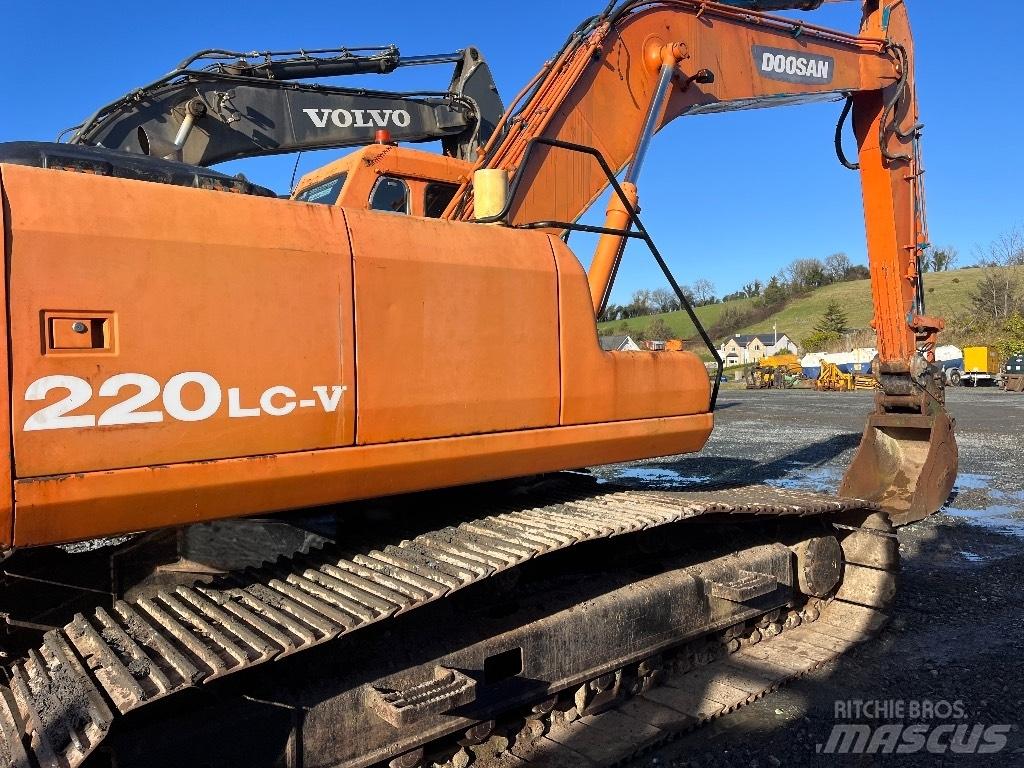 Doosan DX 220 Paletli ekskavatörler