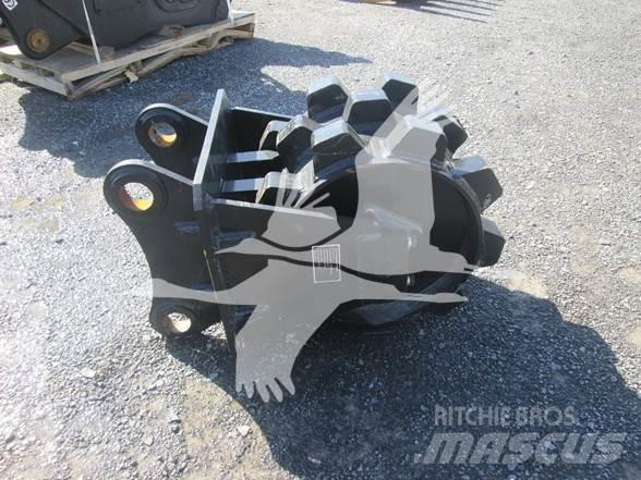  GIYI CAT 320 Lastikler