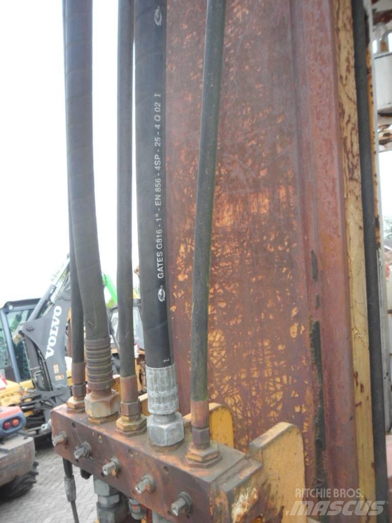 Liebherr R 942 Kazik ve ankraj makinalari