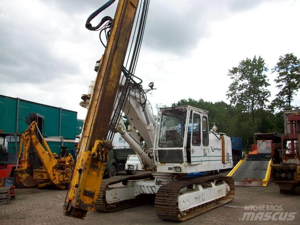 Liebherr R 942 Kazik ve ankraj makinalari