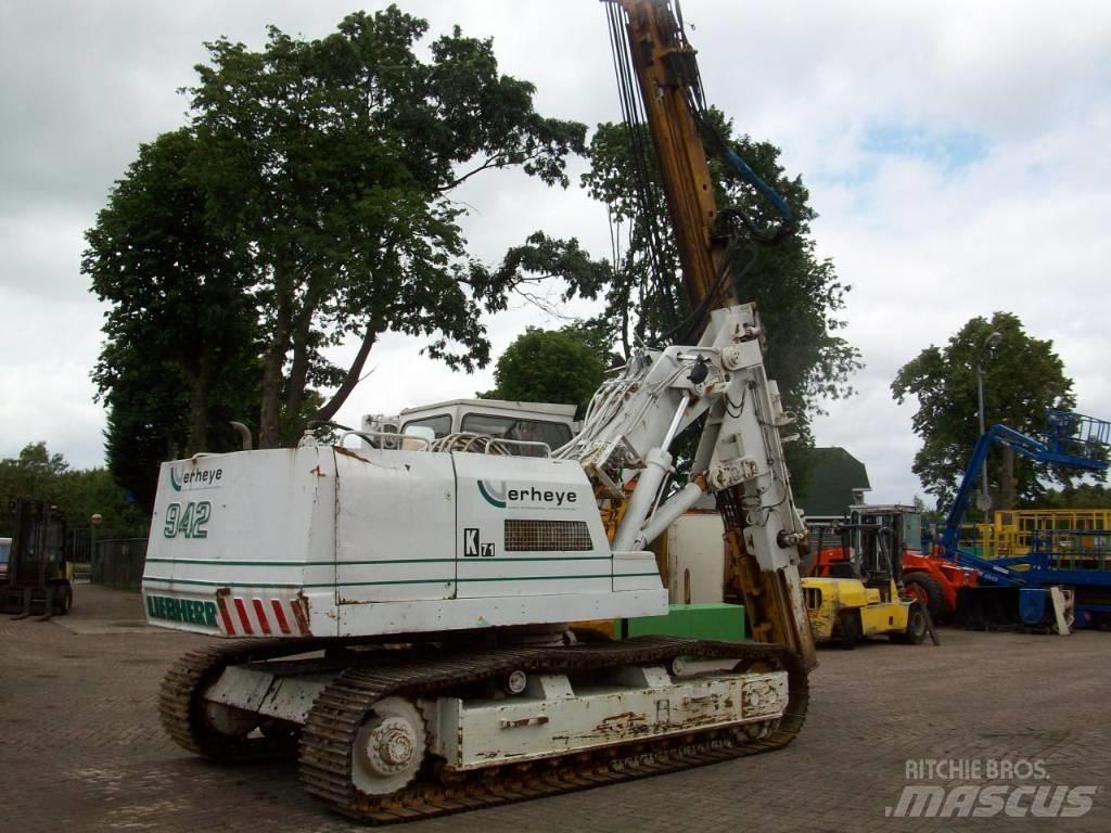 Liebherr R 942 Kazik ve ankraj makinalari