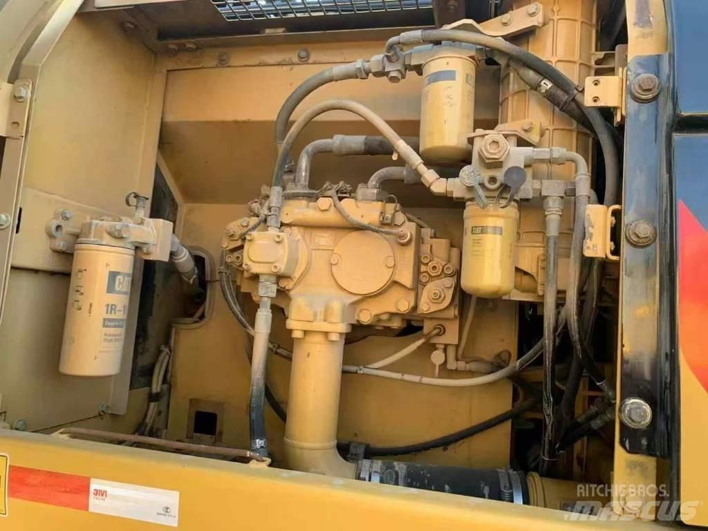 CAT 329 D Paletli ekskavatörler