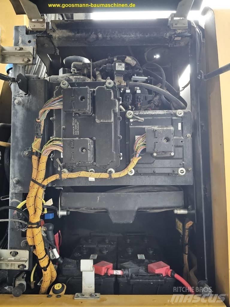 CAT MH 3022 Atık taşıma araçları