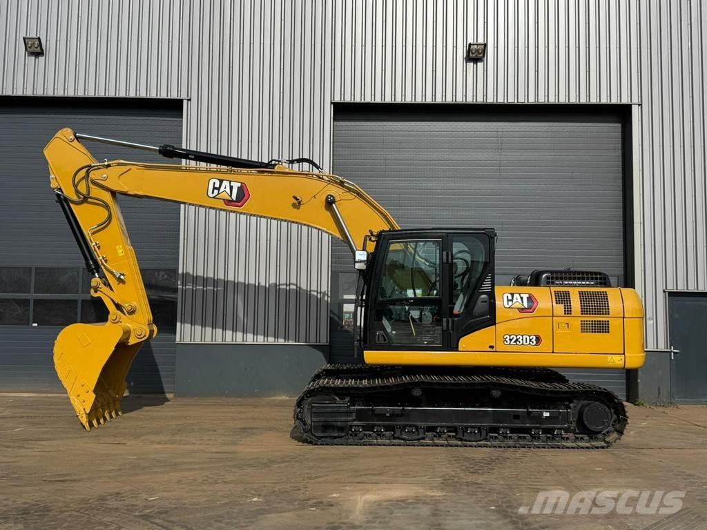 CAT 323D3 Paletli ekskavatörler
