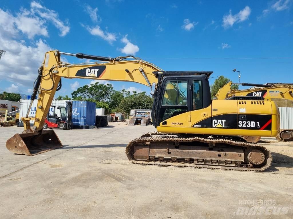 CAT 323 D L Paletli ekskavatörler