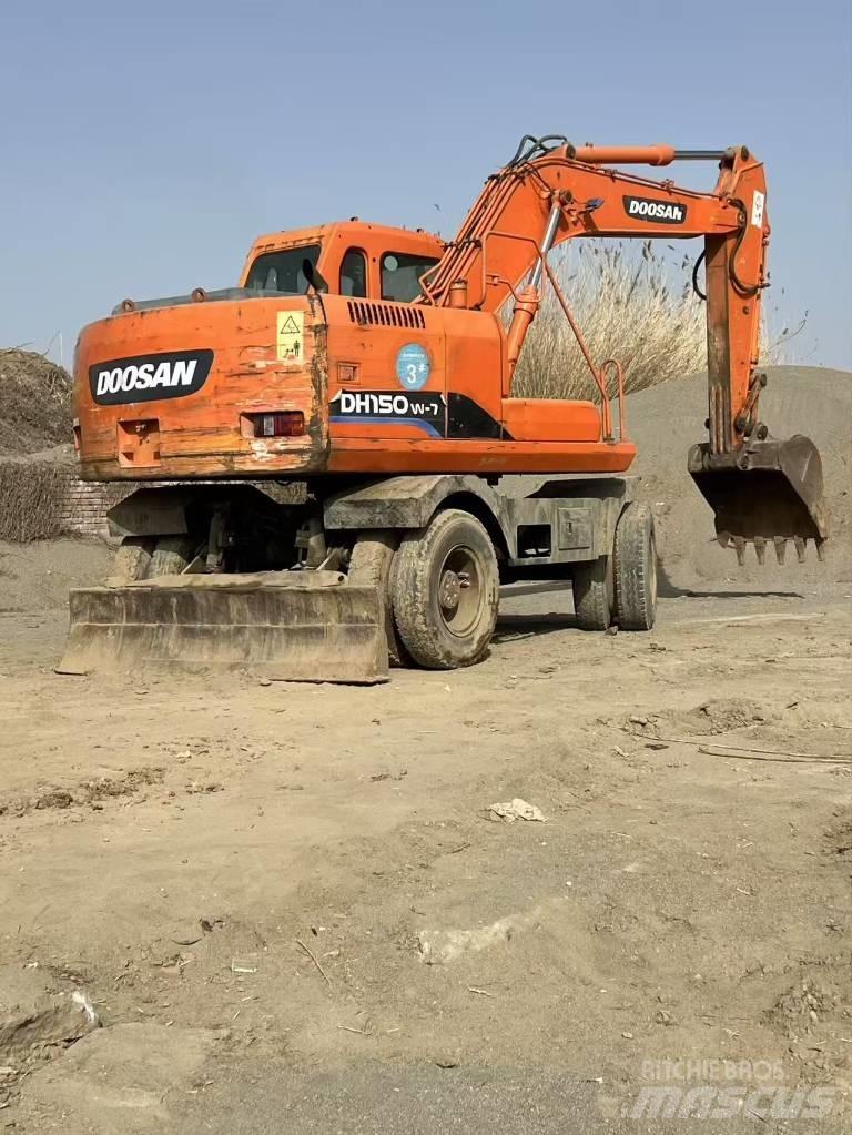 Doosan DH150 W-7 Lastik tekerli ekskavatörler