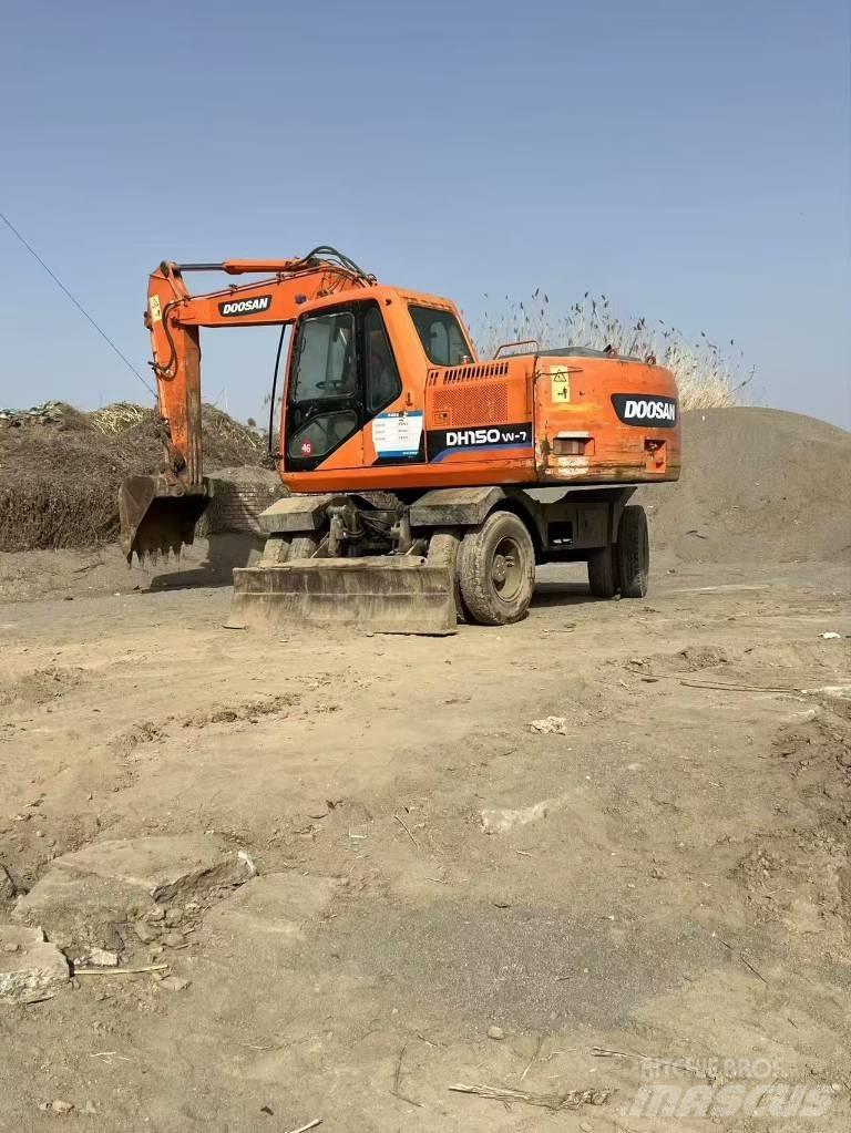 Doosan DH150 W-7 Lastik tekerli ekskavatörler