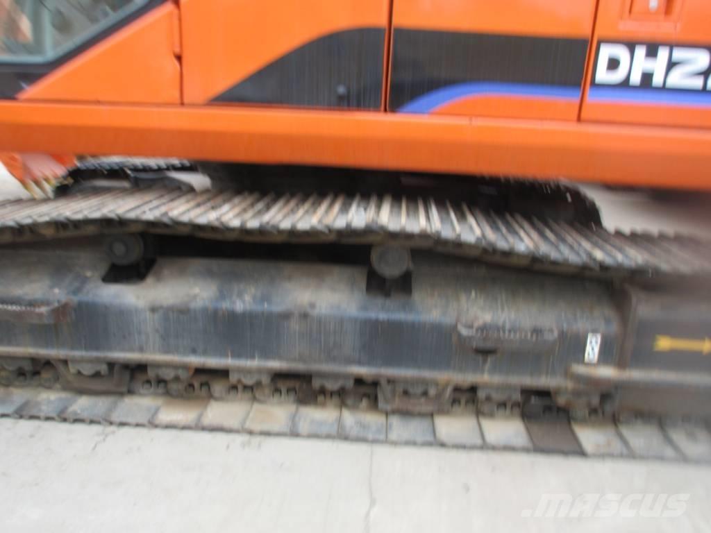 Doosan DH 220 LC-7 Paletli ekskavatörler