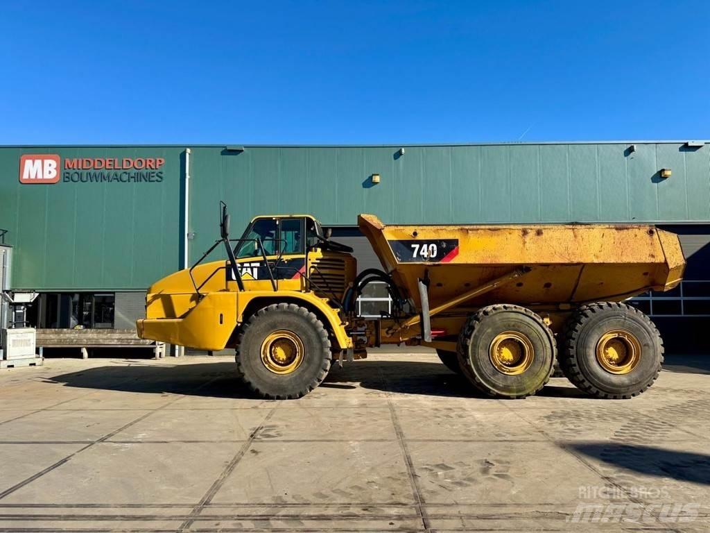 CAT 740 Belden kirma kaya kamyonu